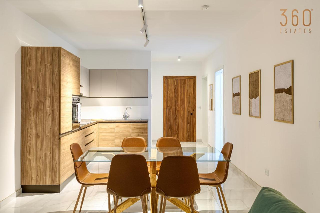 Modern 2br With Private Terrace & Sofa Bed By 360 Estates Apartment