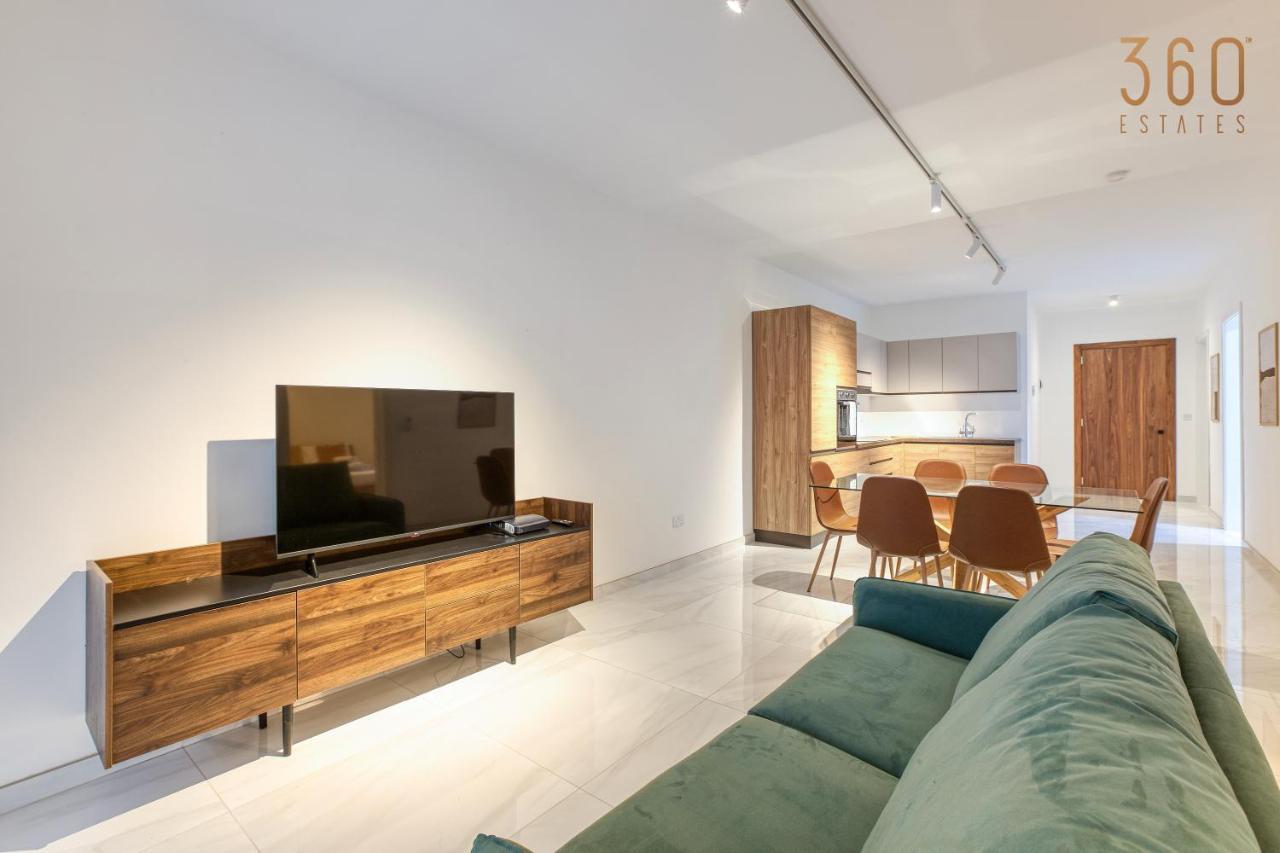 Apartment Modern 2br With Private Terrace & Sofa Bed By 360 Estates