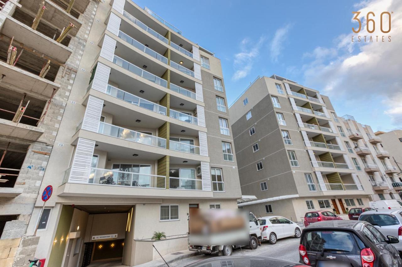 Modern 2br With Private Terrace & Sofa Bed By 360 Estates