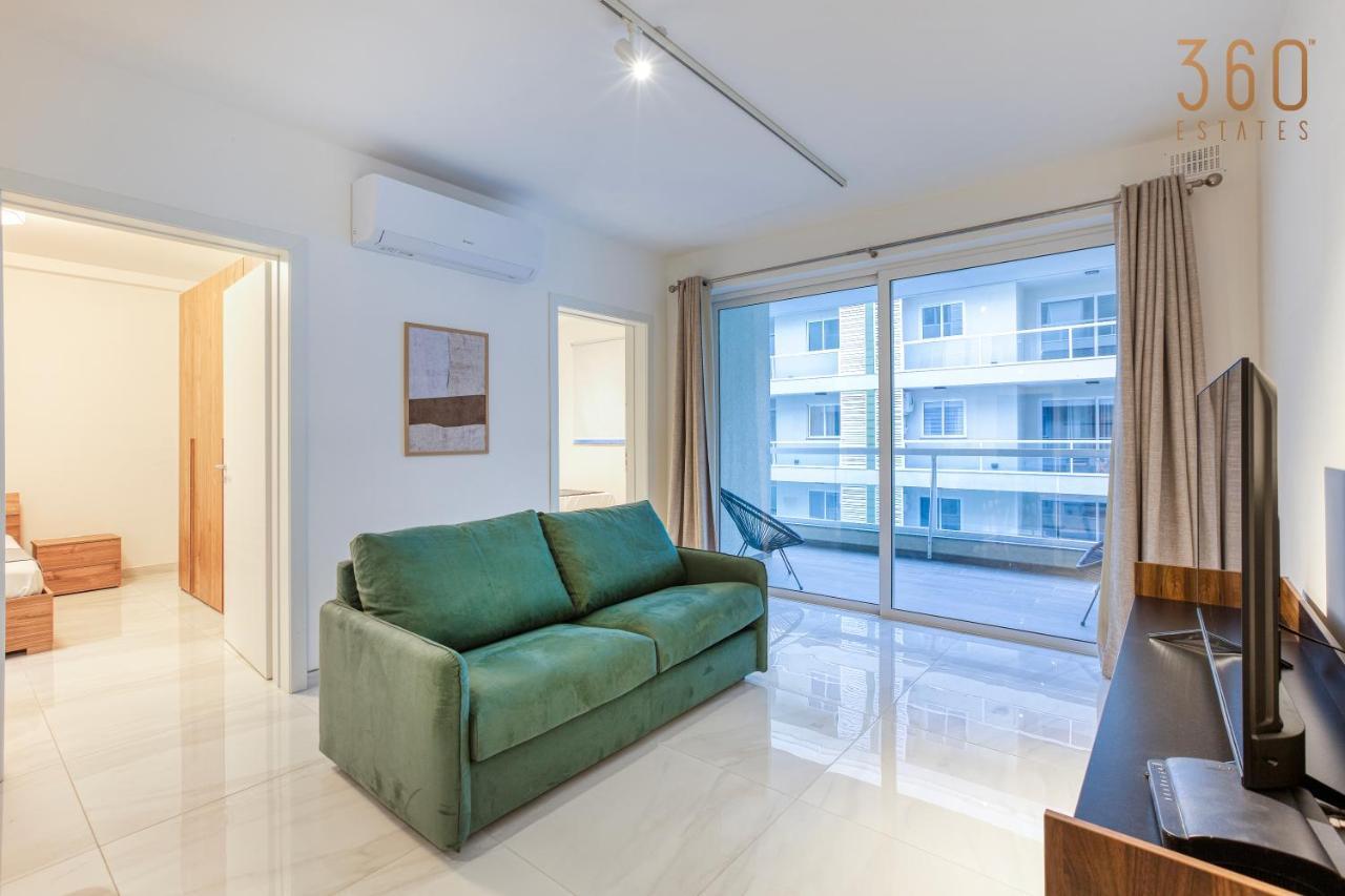 Modern 2br With Private Terrace & Sofa Bed By 360 Estates Apartment *