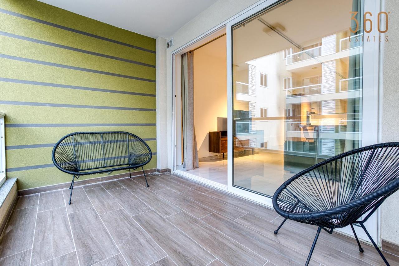 Modern 2br With Private Terrace & Sofa Bed By 360 Estates Apartment