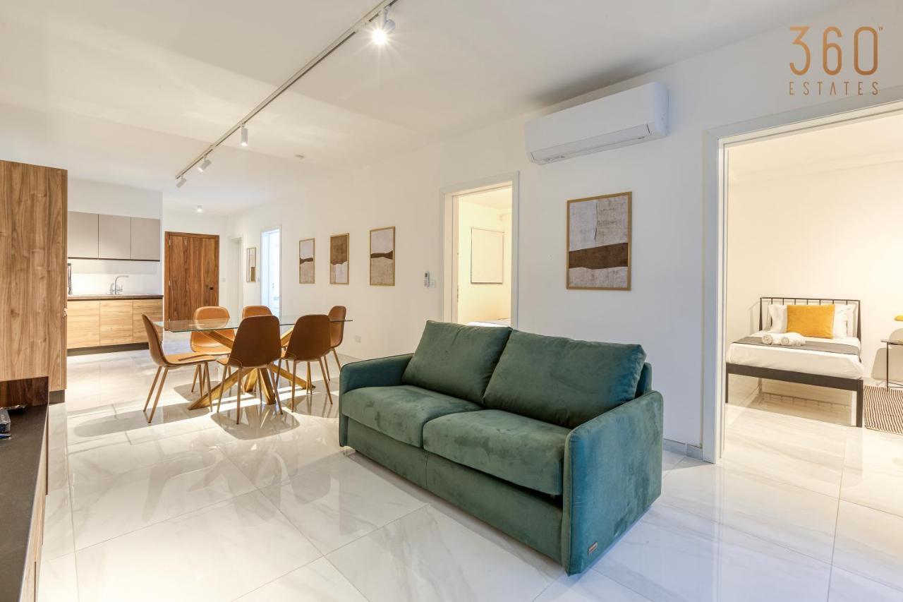 Apartment Modern 2br With Private Terrace & Sofa Bed By 360 Estates *