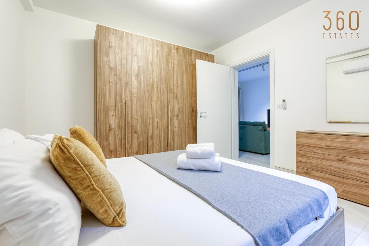 Modern 2br With Private Terrace & Sofa Bed By 360 Estates *