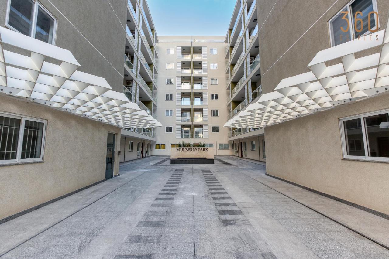 Modern 2br With Private Terrace & Sofa Bed By 360 Estates Apartment *