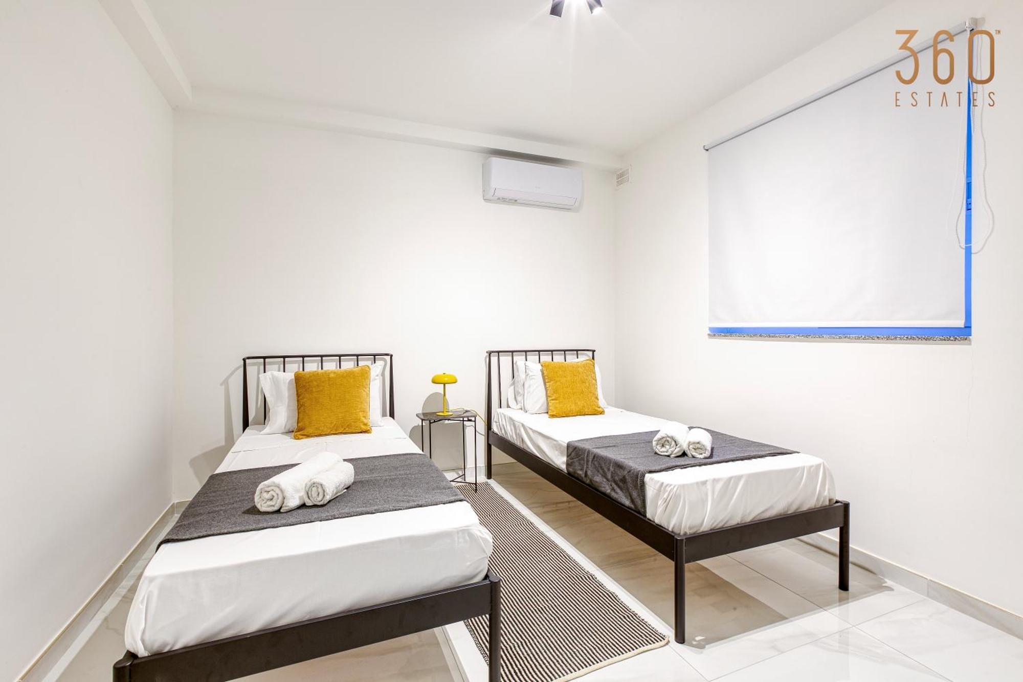 Modern 2br With Private Terrace & Sofa Bed By 360 Estates St. Paul's Bay